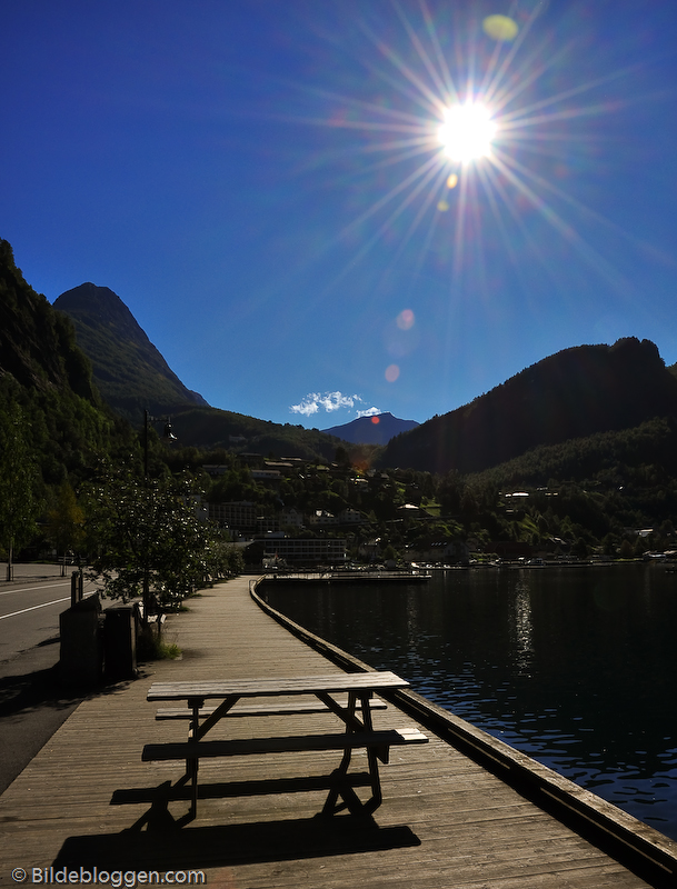 På bryggekanten i Geiranger