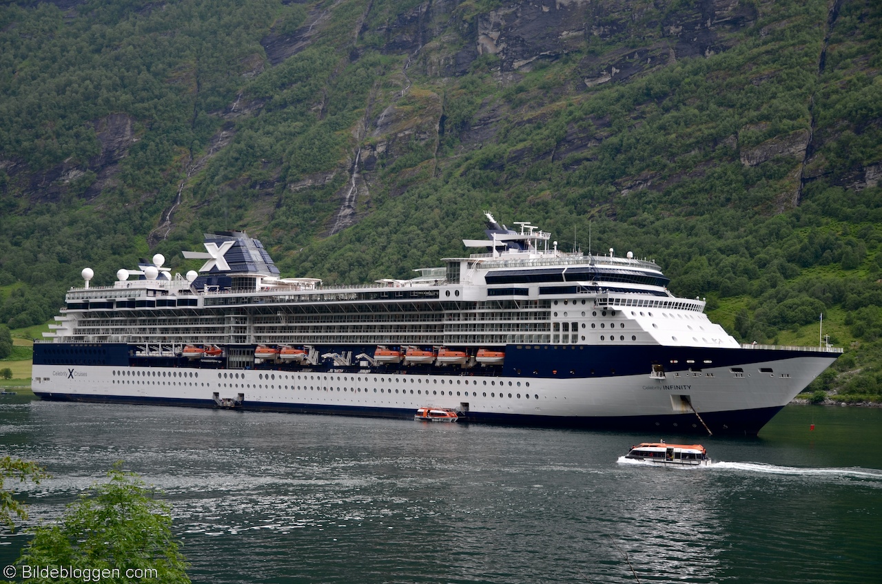 M/S Celebrity Infinity - Geiranger 2013