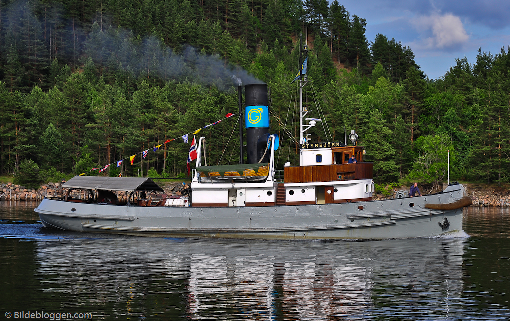 D/S Styrbjørn i Svelviksundet -2011