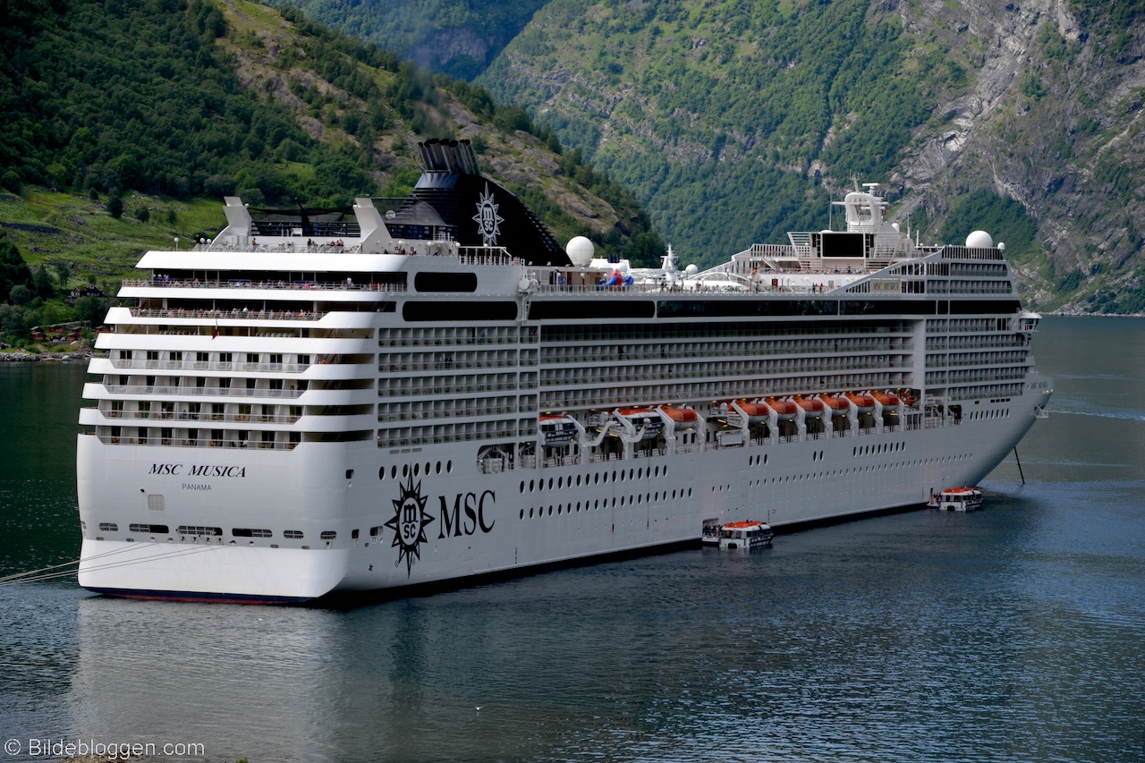 MSC Musica - Geiranger 2013