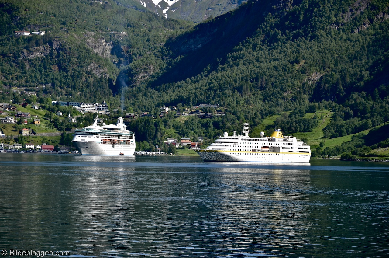 Vision of the seas og M/S Hamburg i Geiranger 2013