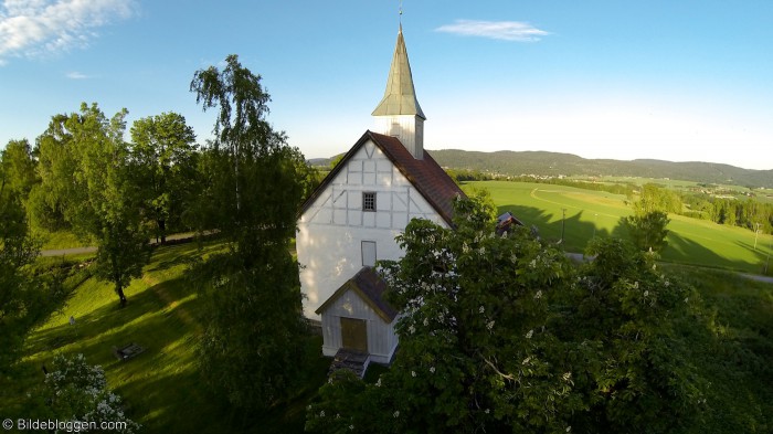 Flyfoto-Skoger-gamleKirke-3