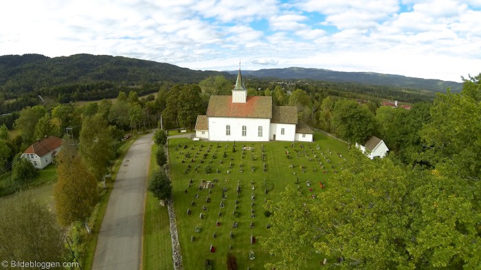 Flyfoto-Hof-Kirke-2